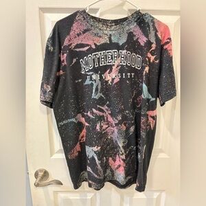 10/$20🔥Motherhood University Graphic‎ T-Shirt
